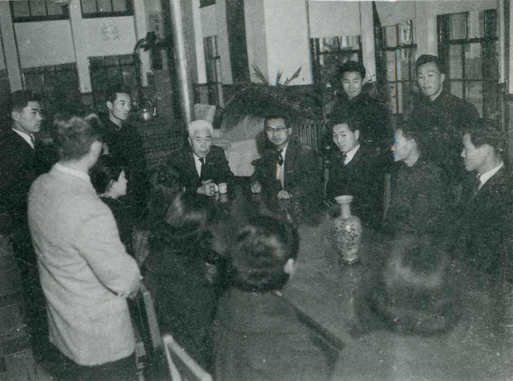 학생과의 만남시간, 1961